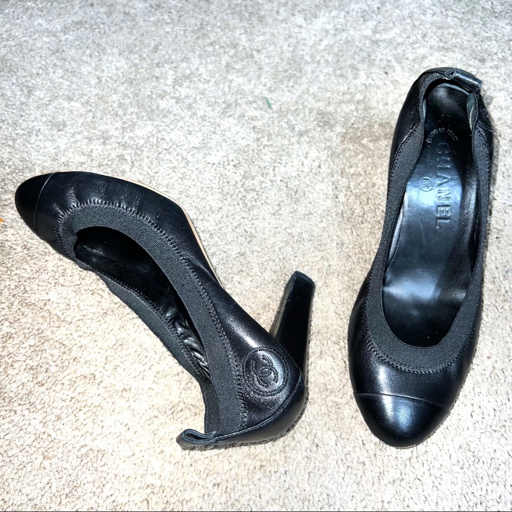 CHANEL Leather Elastic Stretch Spirit CC Pumps